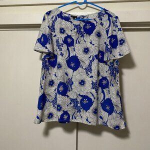 Talbots short flowy sleeve blouse w/bright blue flowers, size XL